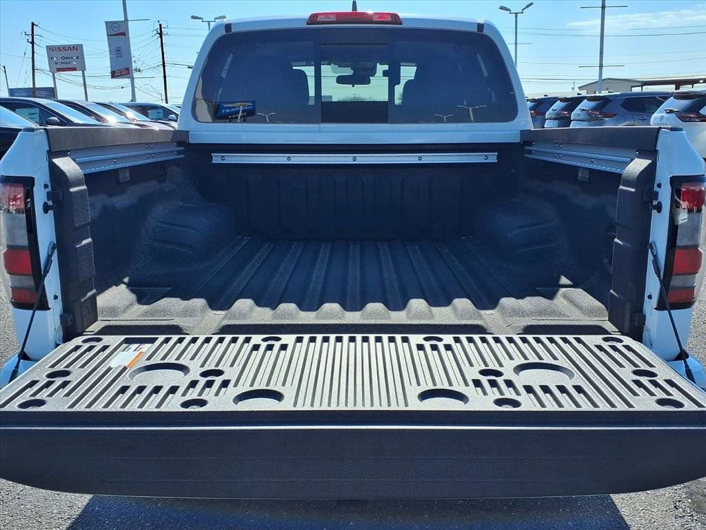 New 2025 Nissan Frontier SV w/ SV Convenience Package image 8