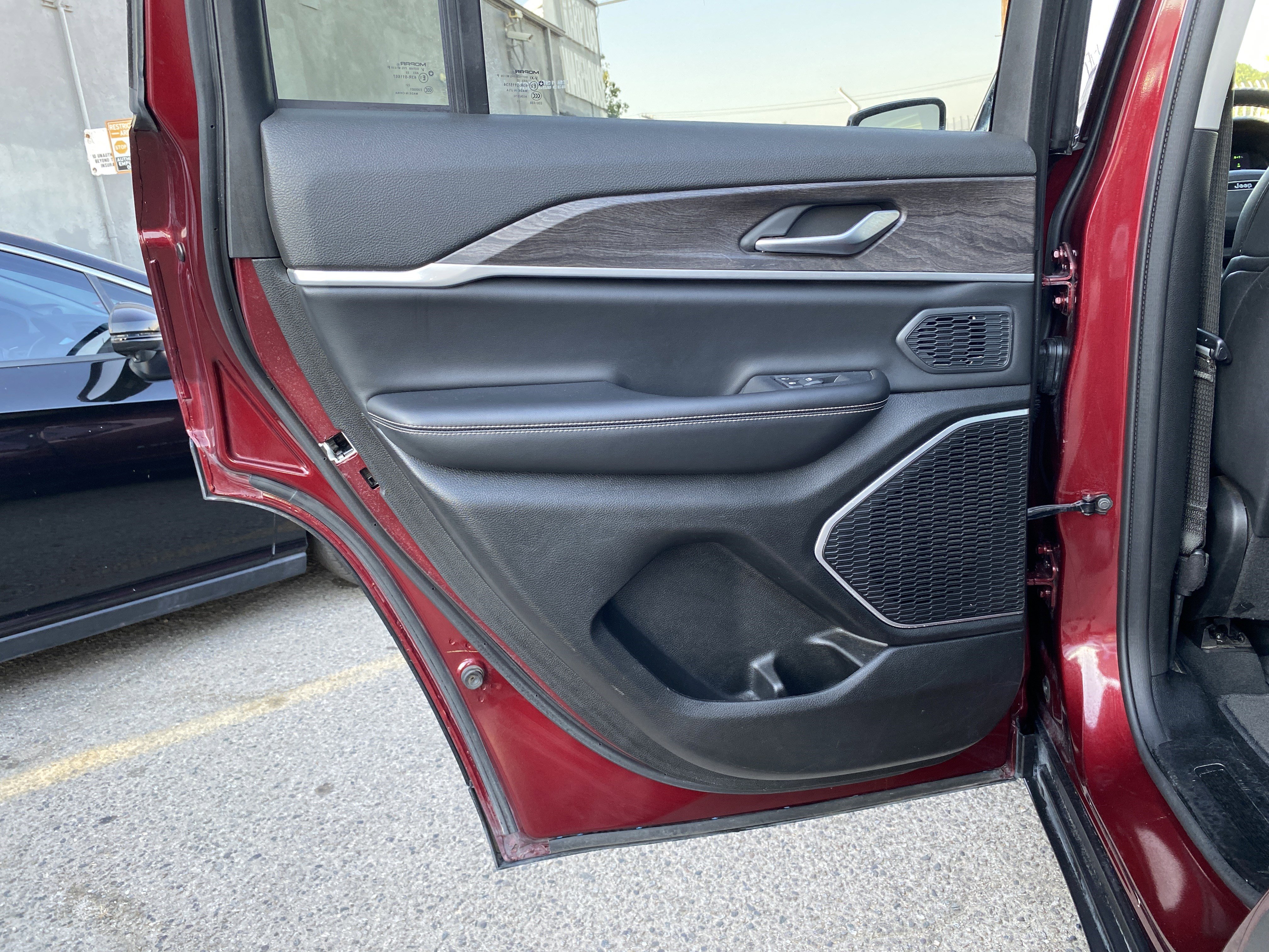 Used 2023 Jeep Grand Cherokee 4WD 4xe image 21