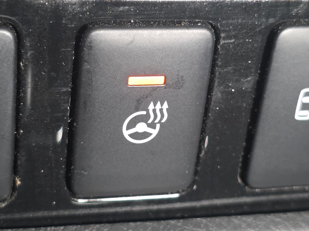 Used 2018 Mitsubishi Outlander 4WD Plug-In Hybrid image 9