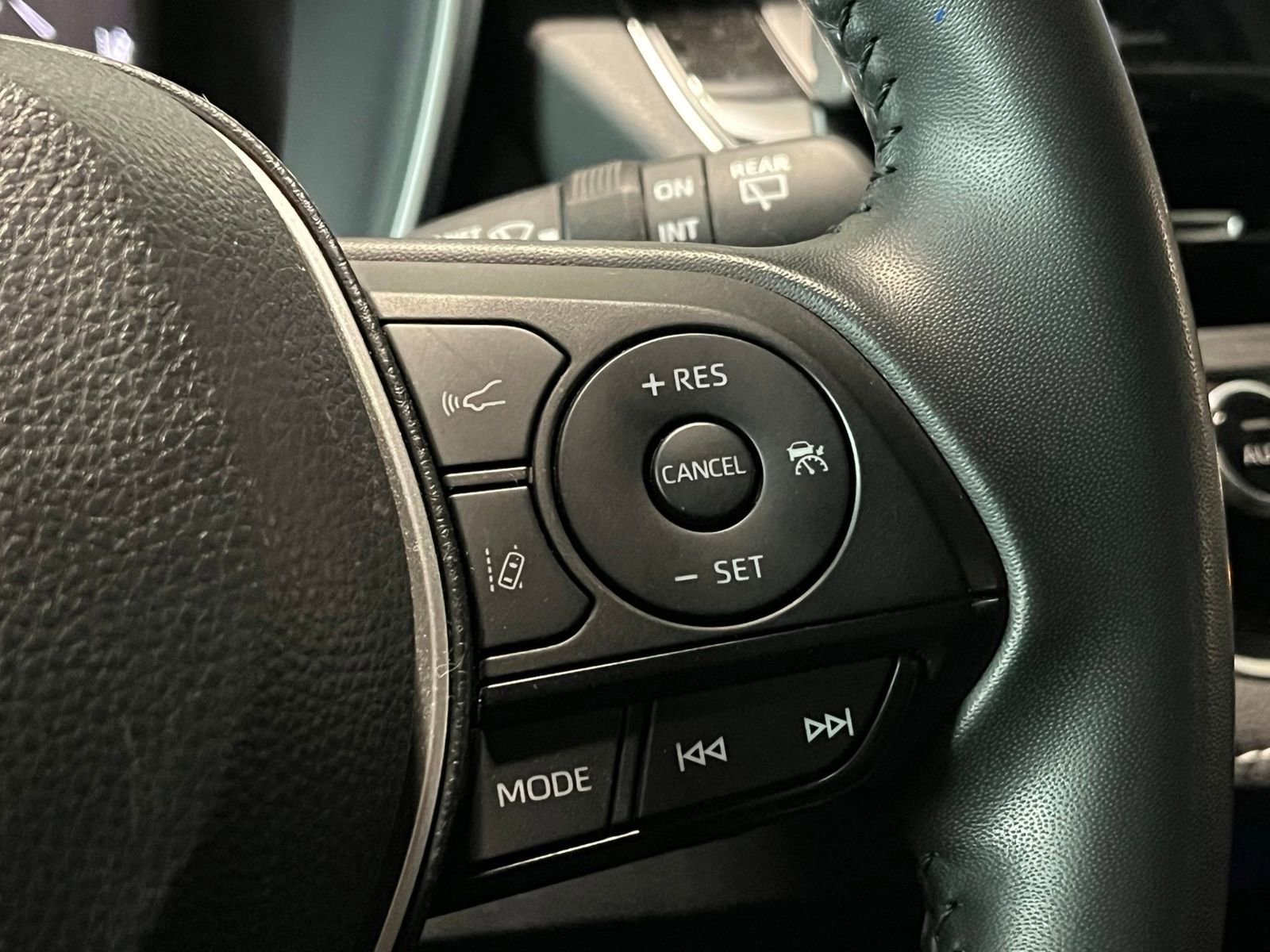 Used 2022 Toyota Corolla SE FWD image 24