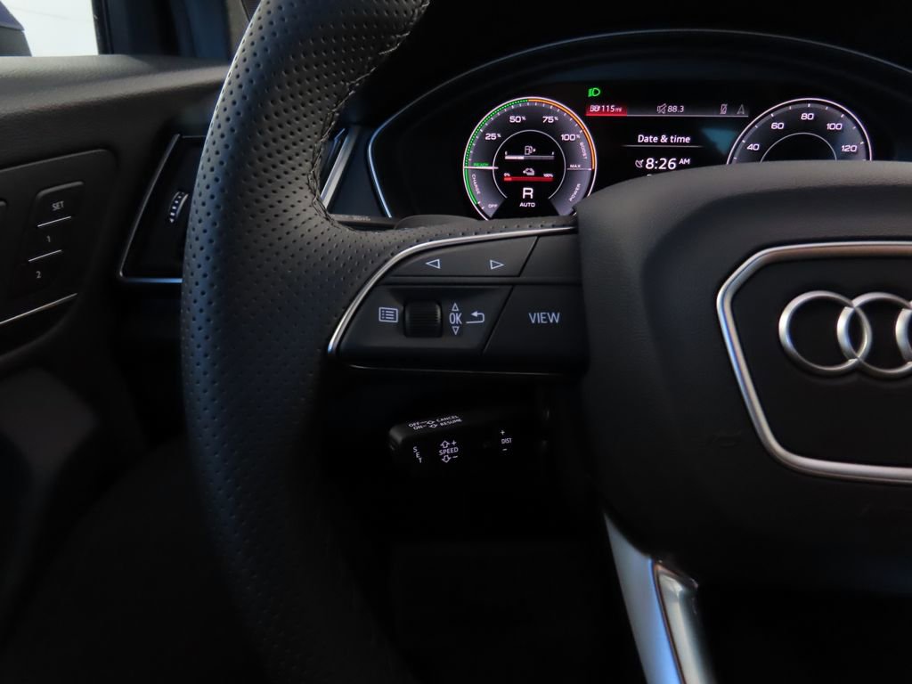 Used 2025 Audi Q5 e Premium Plus w/ Premium Plus Package image 12