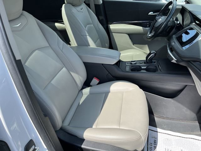 Used 2019 Cadillac XT4 Luxury w/ Cold Weather Package AWD/4WD image 27