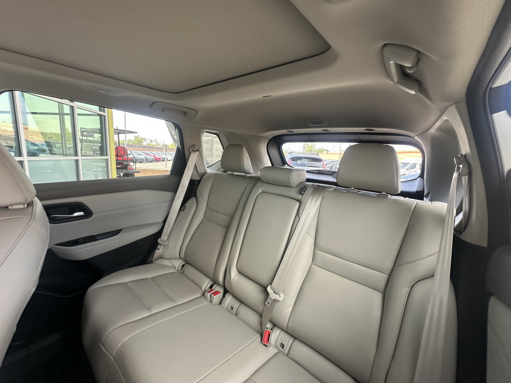 Used 2023 Nissan Rogue SL FWD image 40
