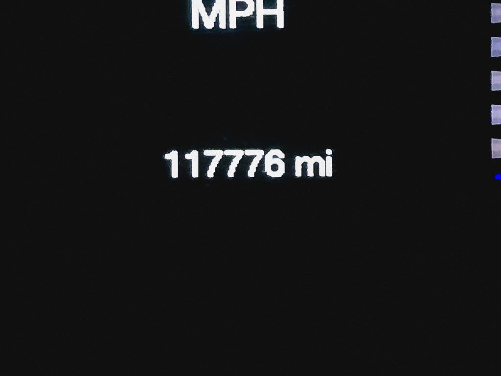 Used 2017 Chrysler 200 Limited Platinum w/ Comfort & Convenience Group image 24