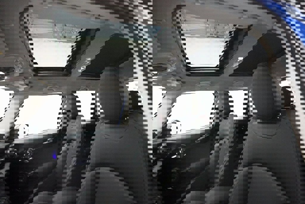 Used 2020 MINI Cooper 4-Door Hardtop image 31