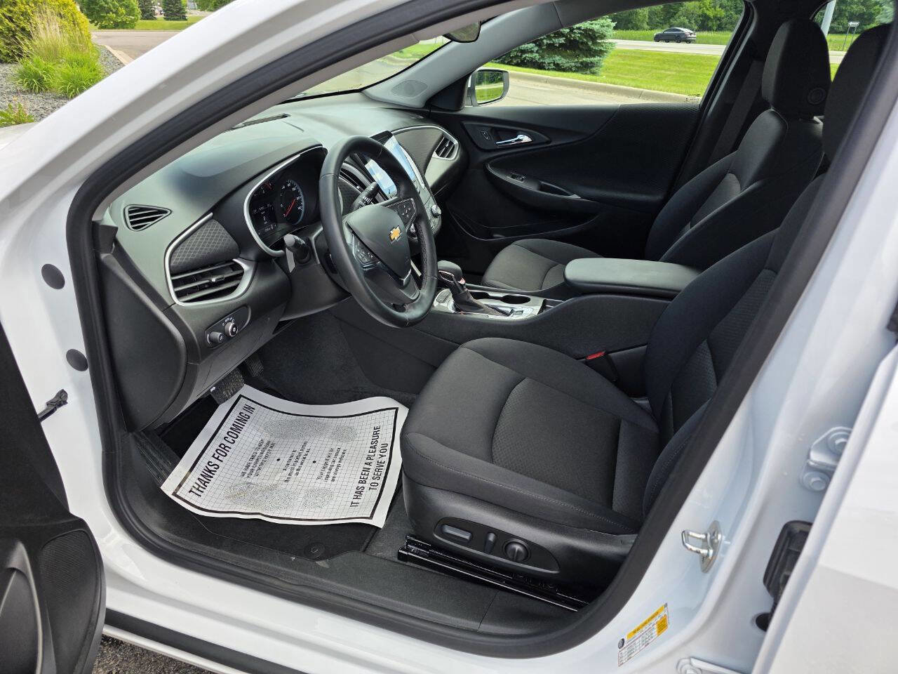 Used 2025 Chevrolet Malibu RS FWD image 15