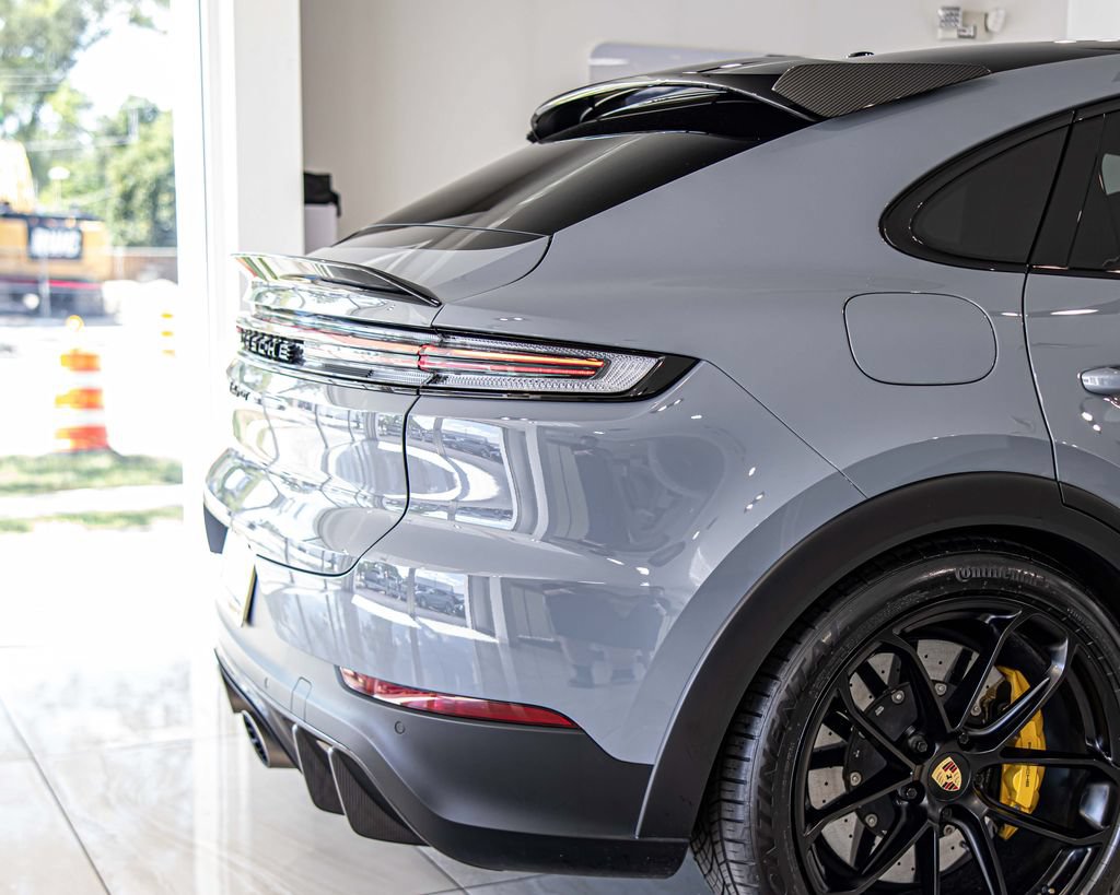 Used 2024 Porsche Cayenne Turbo GT AWD/4WD image 12