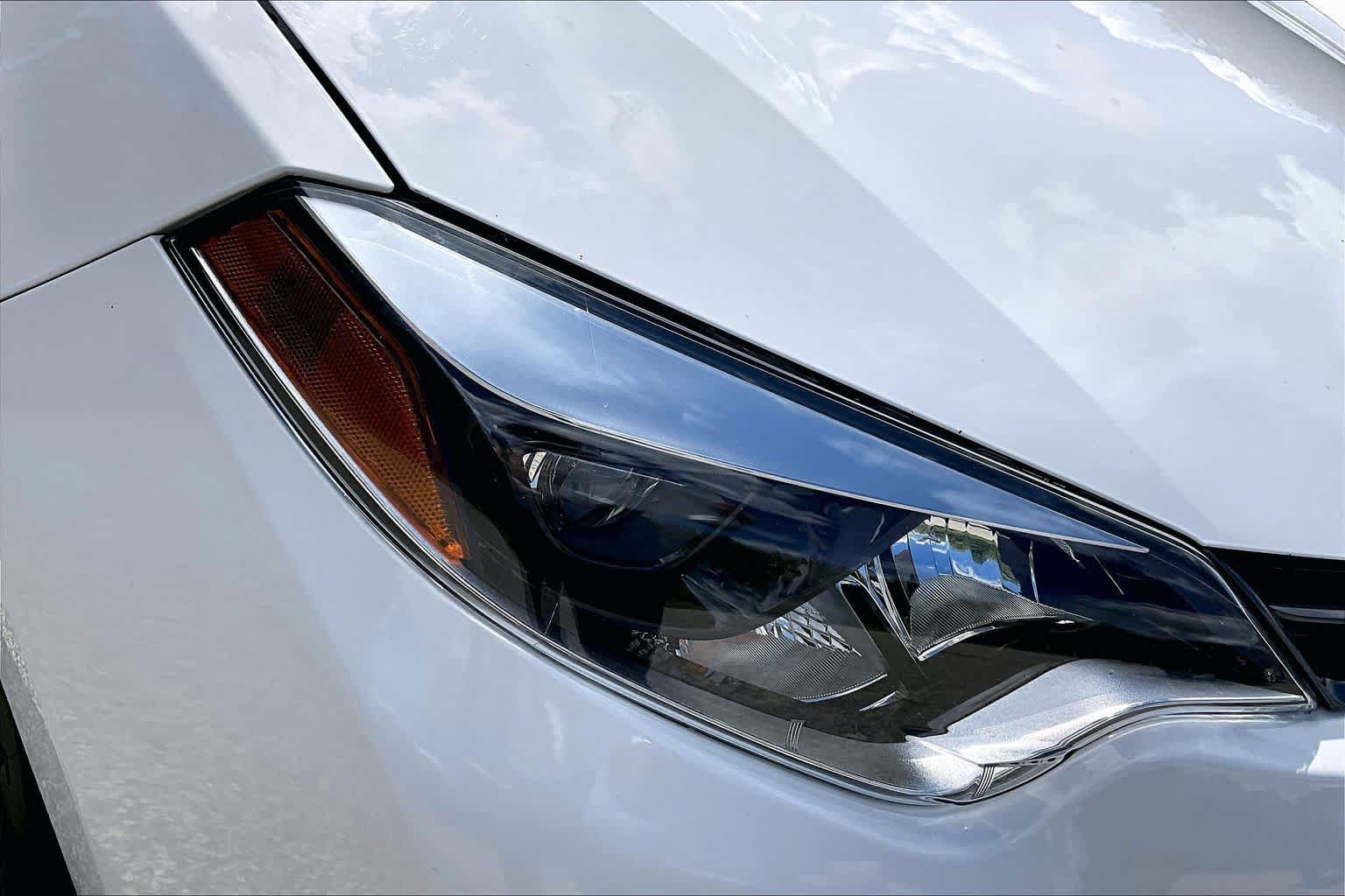 Used 2015 Toyota Corolla LE FWD image 27