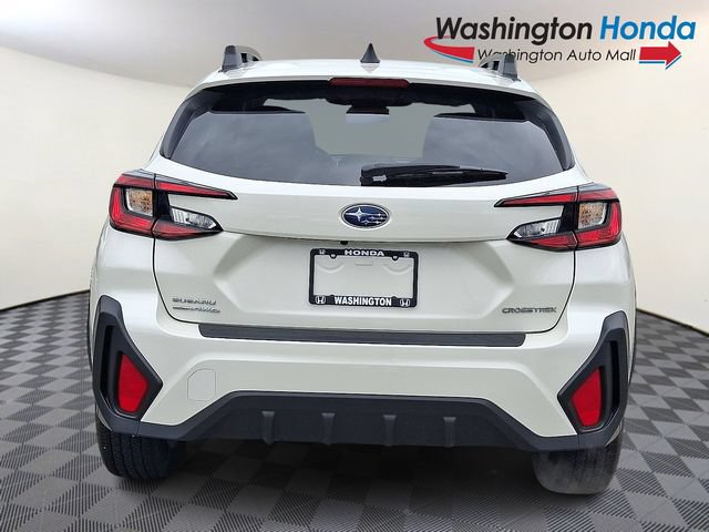 Used 2024 Subaru Crosstrek 2.0i Premium AWD/4WD image 5