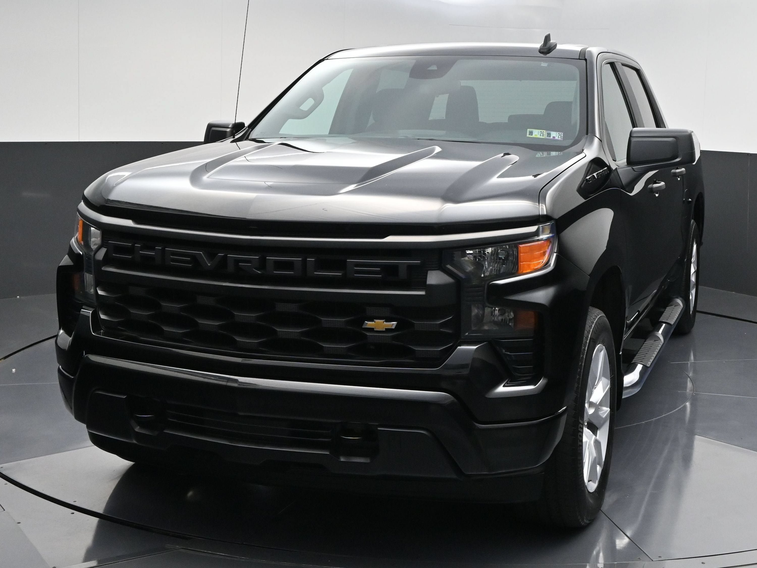Used 2023 Chevrolet Silverado 1500 Custom w/ LPO, Dark Essentials Package AWD/4WD image 4