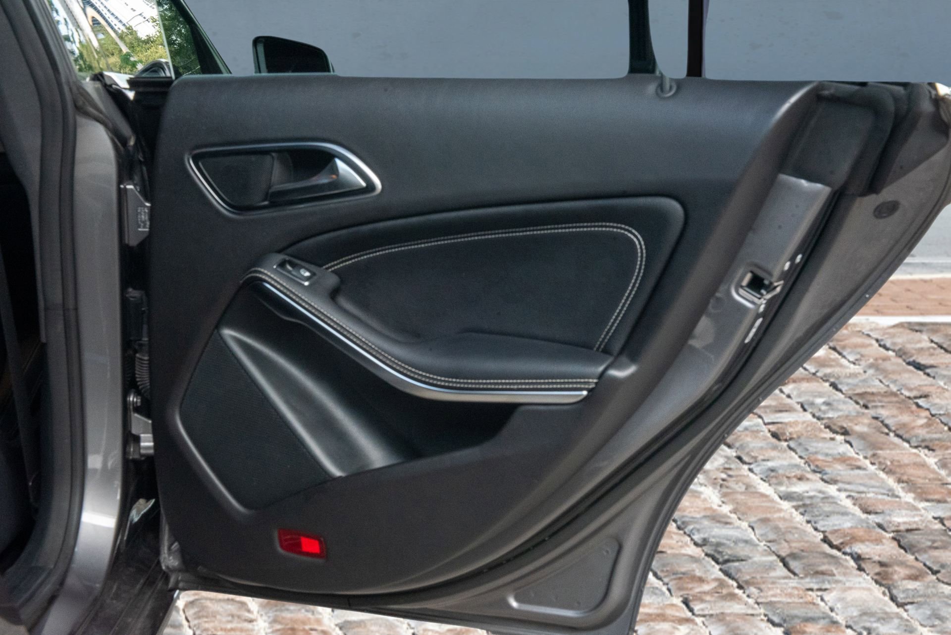 Used 2018 Mercedes-Benz CLA 250 4MATIC image 16