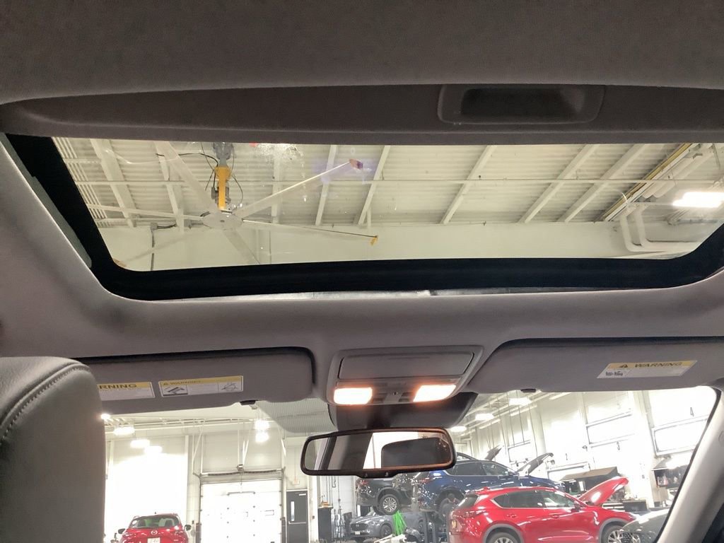 Used 2018 Honda CR-V Touring image 24