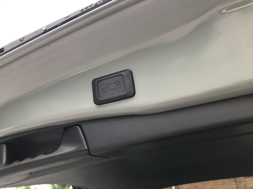 Certified 2021 Toyota RAV4 XLE Premium AWD/4WD image 32