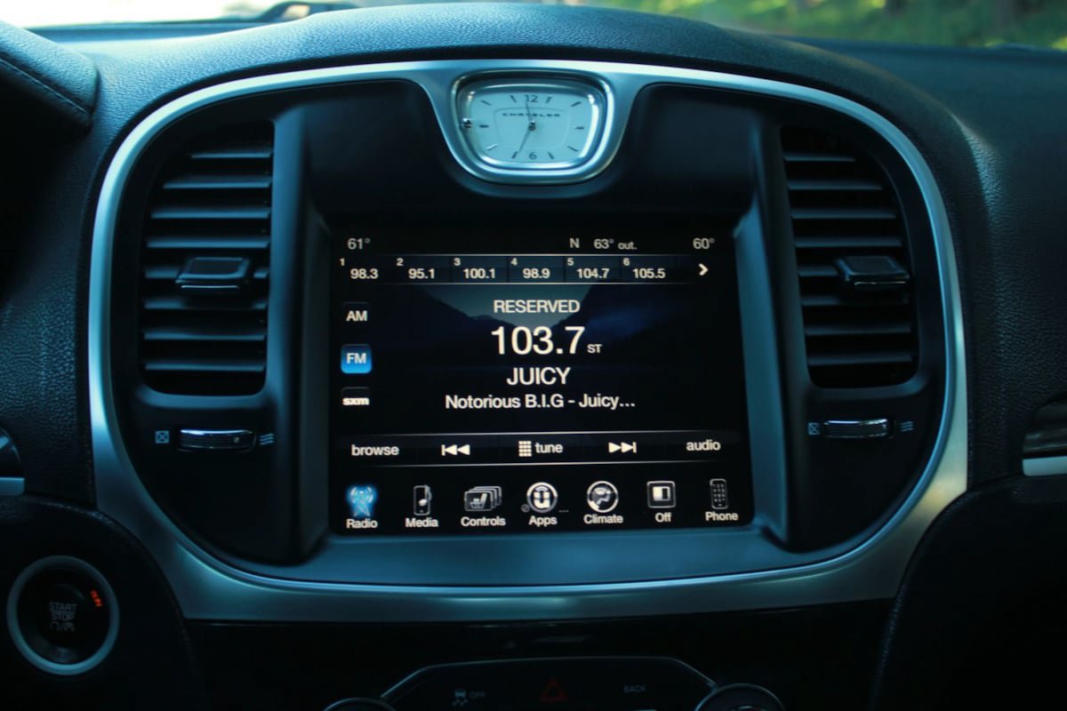 Used 2015 Chrysler 300 Limited RWD image 14