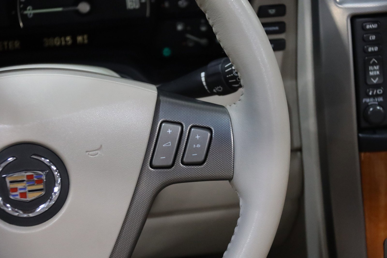 Used 2006 Cadillac XLR 2dr Convertible image 48