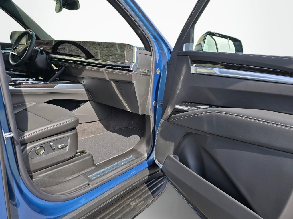 New 2026 Cadillac Escalade 4WD image 18