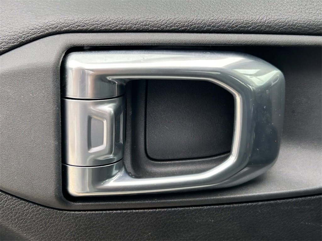 Used 2024 Jeep Wrangler Sport image 16