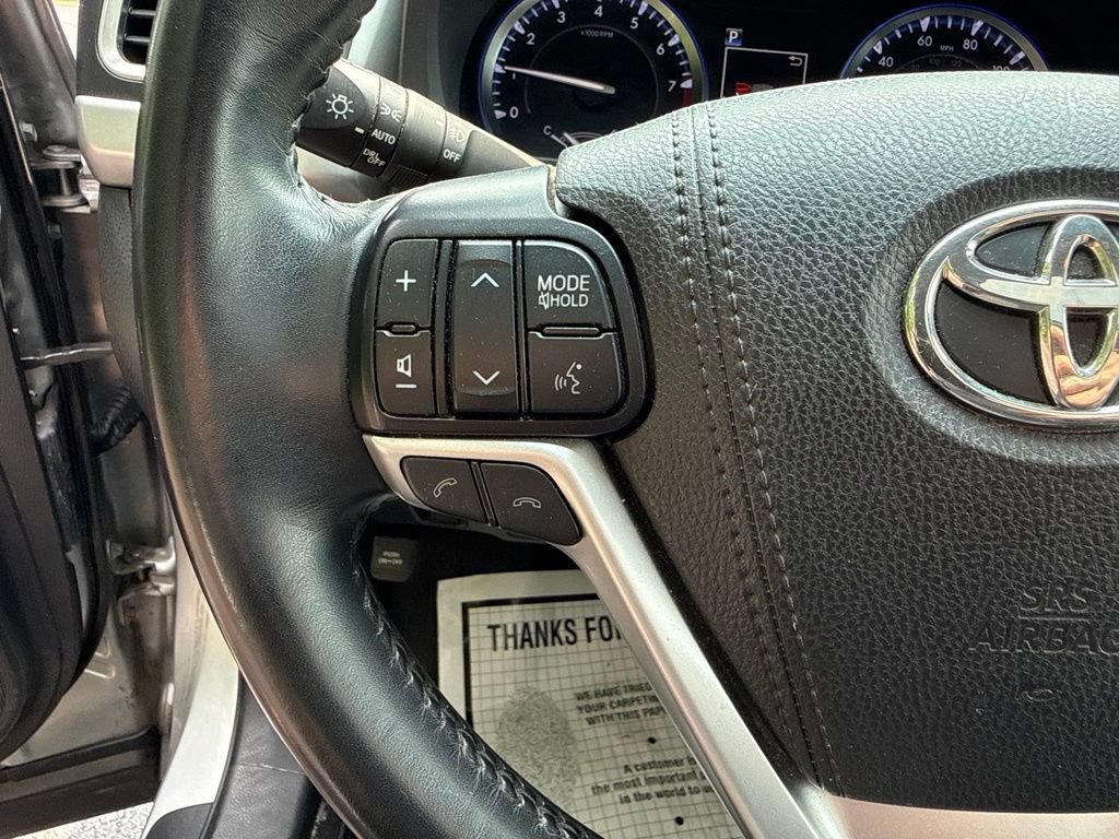 Used 2019 Toyota Highlander XLE AWD/4WD image 28