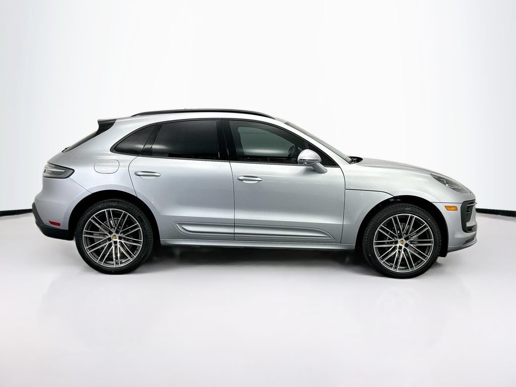 Used 2026 Porsche Macan AWD/4WD image 8