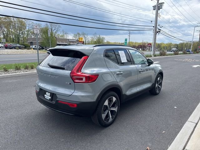 Certified 2025 Volvo XC40 B5 Plus AWD/4WD image 5