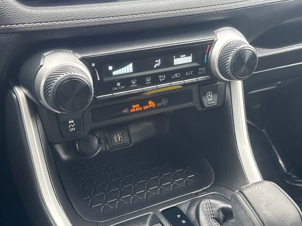 Used 2023 Toyota RAV4 LE AWD/4WD image 23