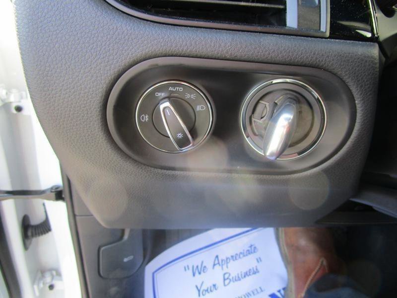 Used 2023 Porsche Macan AWD/4WD image 20