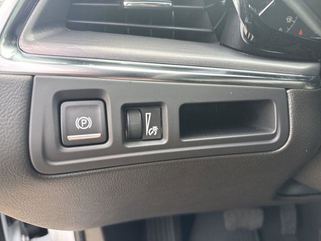 New 2026 Cadillac XT5 Luxury image 11