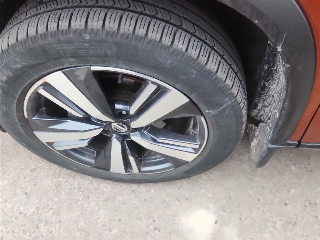 Used 2021 Nissan Rogue Platinum image 9