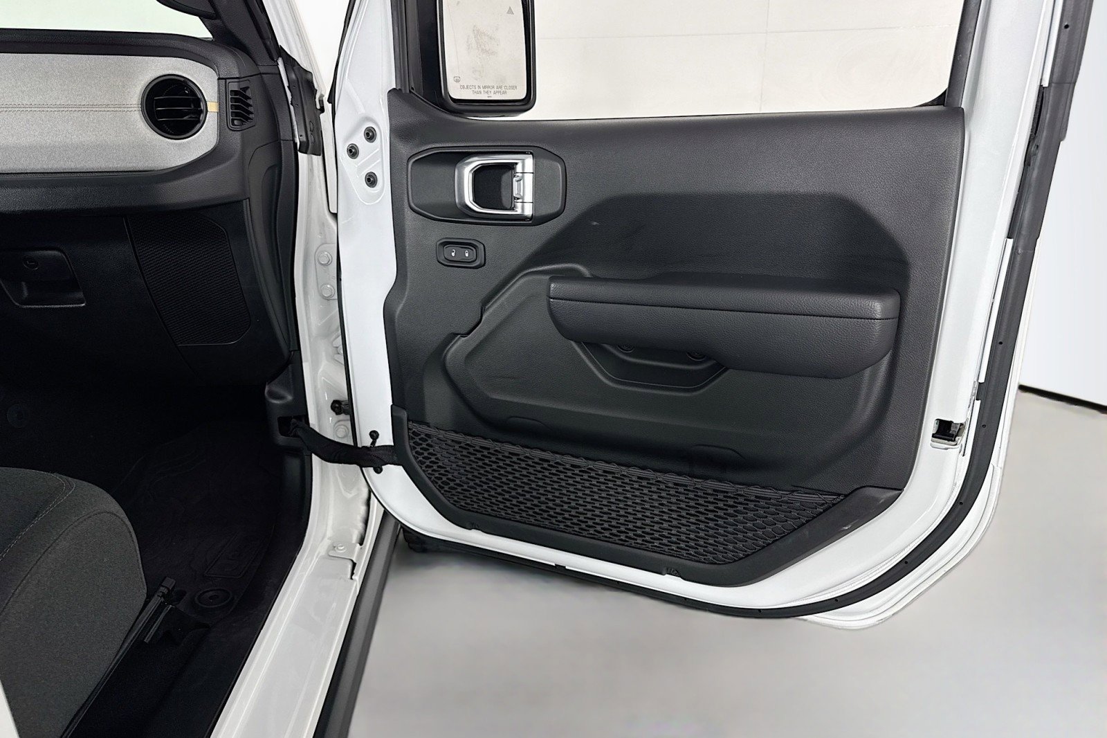 Used 2024 Jeep Wrangler Unlimited AWD/4WD image 24