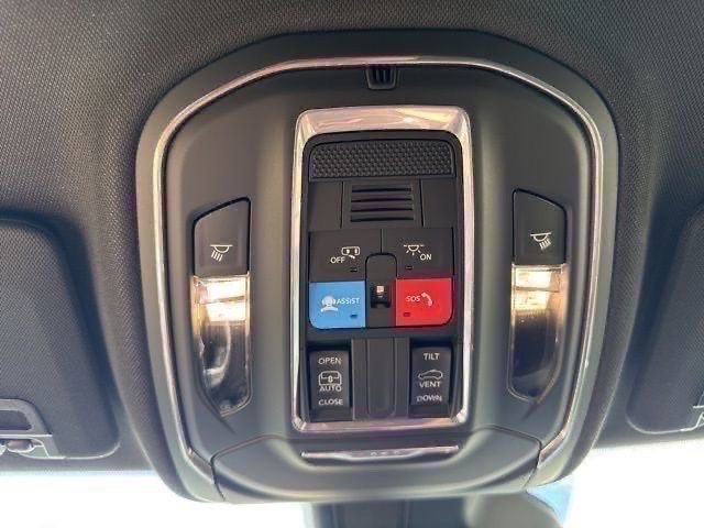 New 2025 Jeep Grand Cherokee Laredo X image 14