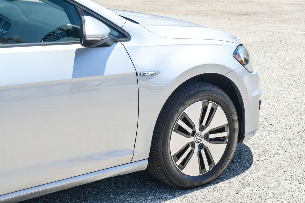 Used 2019 Volkswagen e-Golf SE FWD image 11