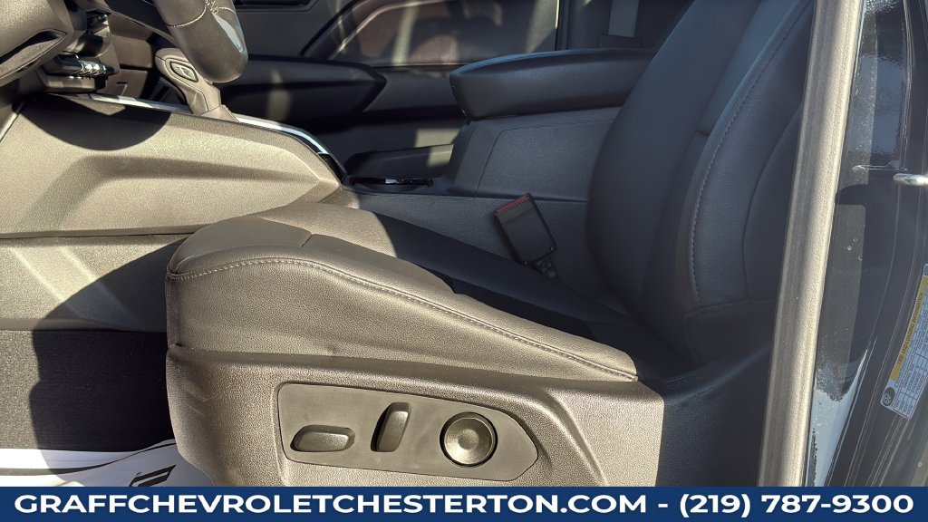 Used 2025 Chevrolet Colorado Trail Boss AWD/4WD image 25