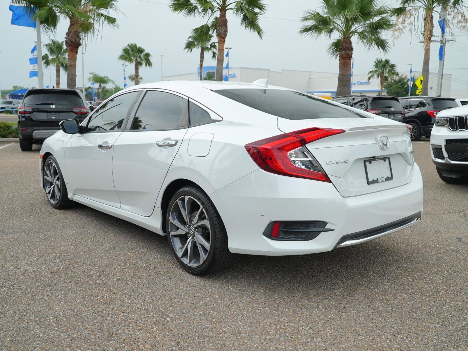 Used 2019 Honda Civic Touring image 7