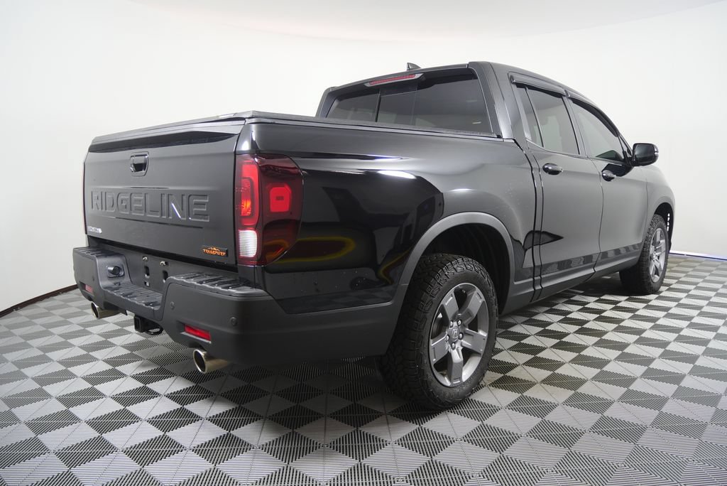 Used 2025 Honda Ridgeline TrailSport image 3