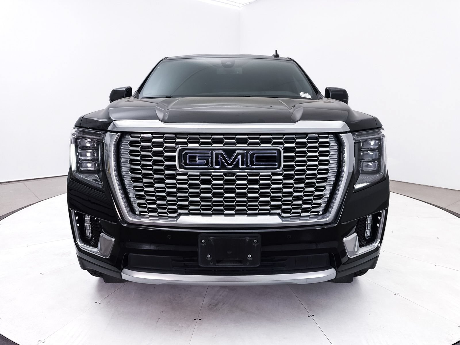 Used 2022 GMC Yukon XL Denali AWD/4WD image 15