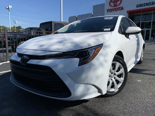 Used 2026 Toyota Corolla LE FWD image 4