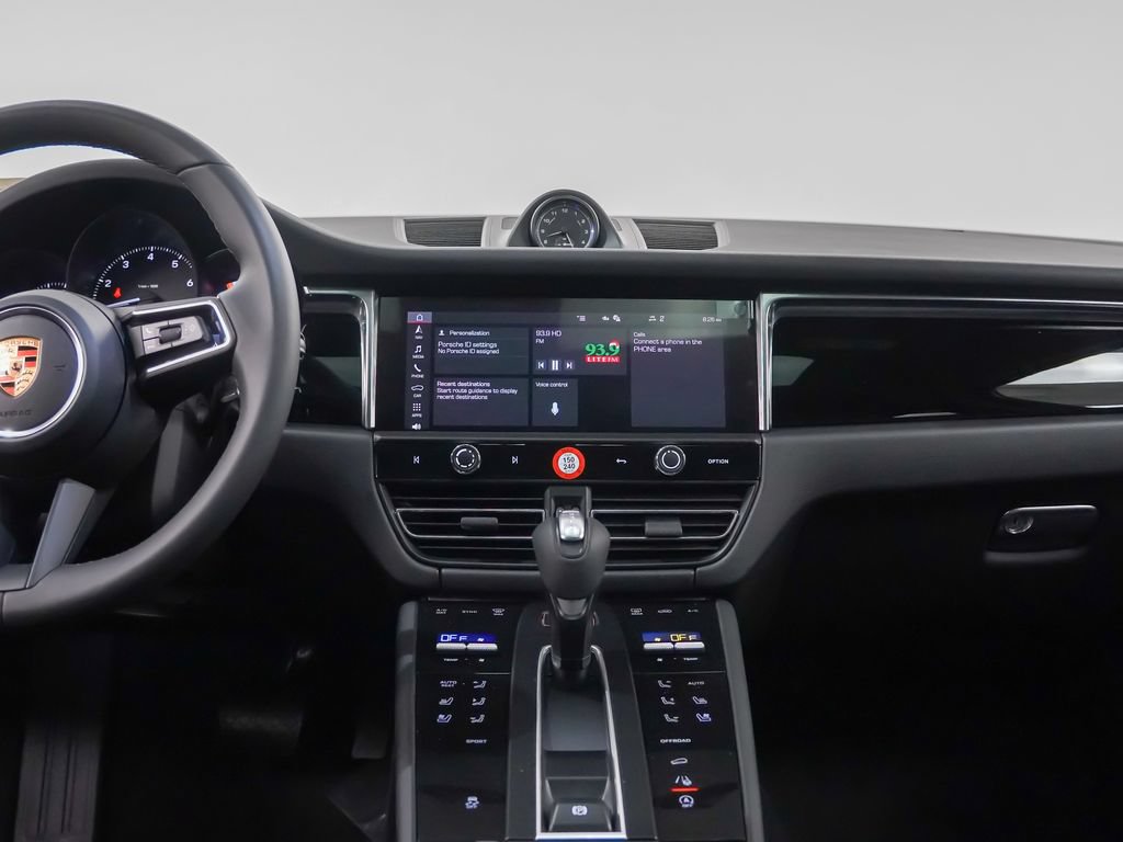 Certified 2026 Porsche Macan AWD/4WD image 21