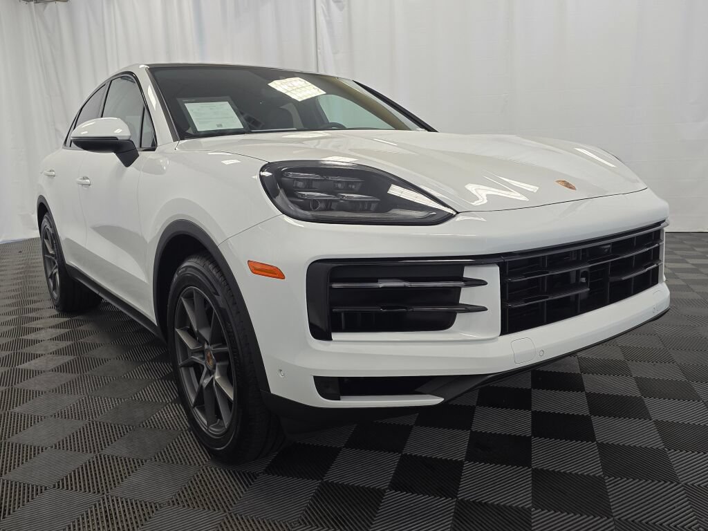 Certified 2025 Porsche Cayenne Coupe AWD/4WD image 9
