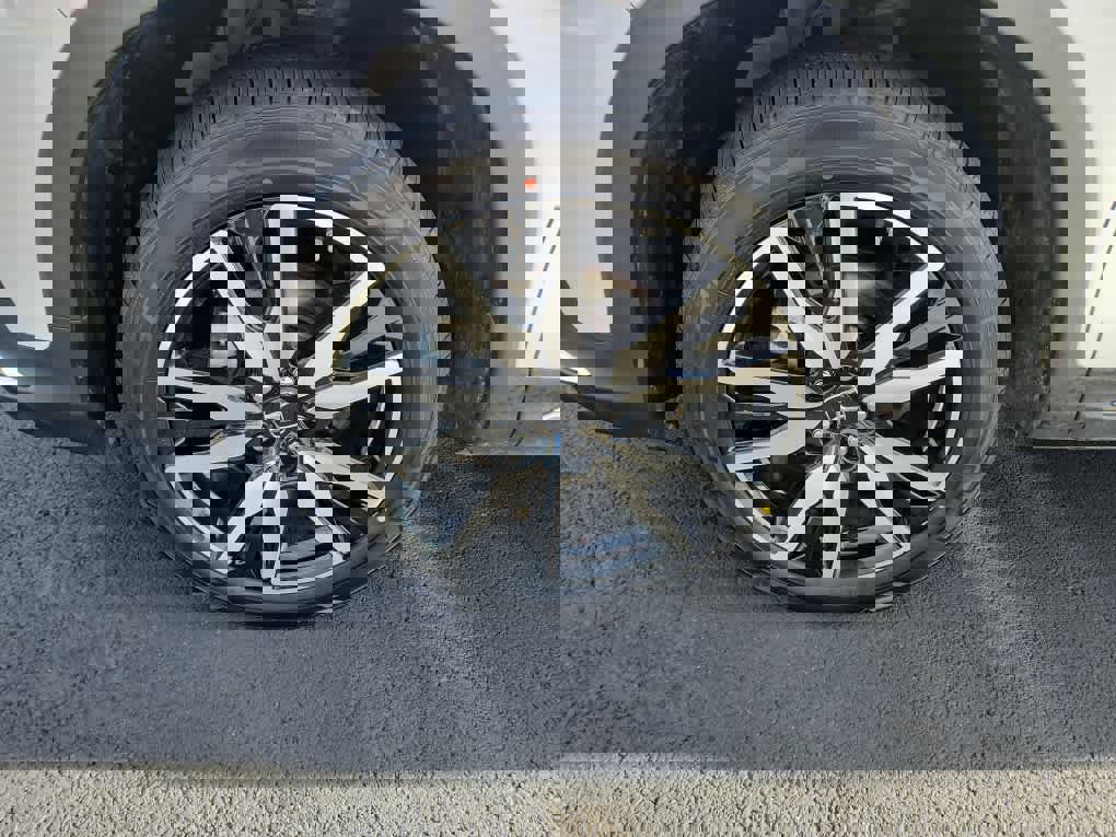 Used 2022 Honda Pilot Touring image 12