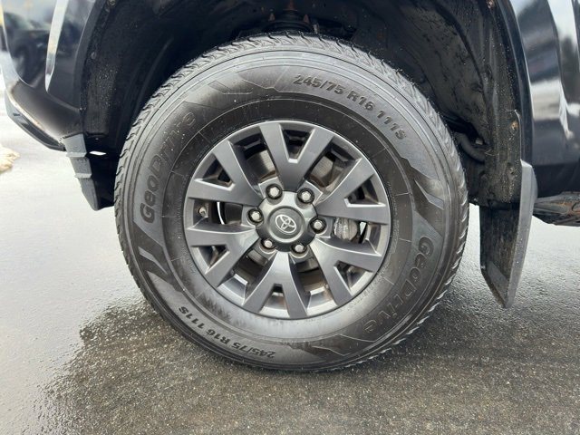 Used 2020 Toyota Tacoma SR5 image 24