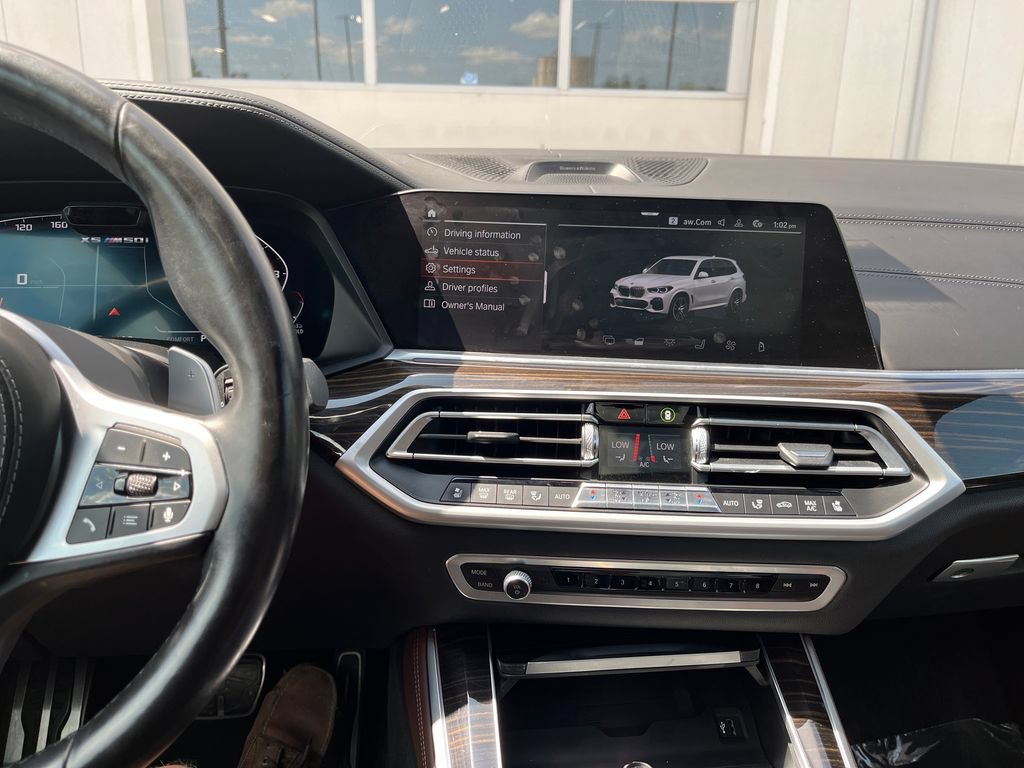 Used 2021 BMW X5 M50i AWD/4WD image 17