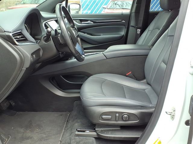 Used 2023 Buick Enclave Essence image 22