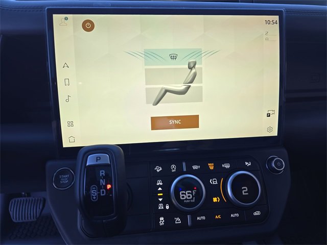 New 2026 Land Rover Defender 110 X-Dynamic SE image 15