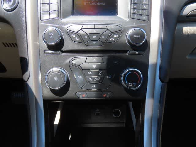 Used 2017 Ford Fusion SE FWD image 20