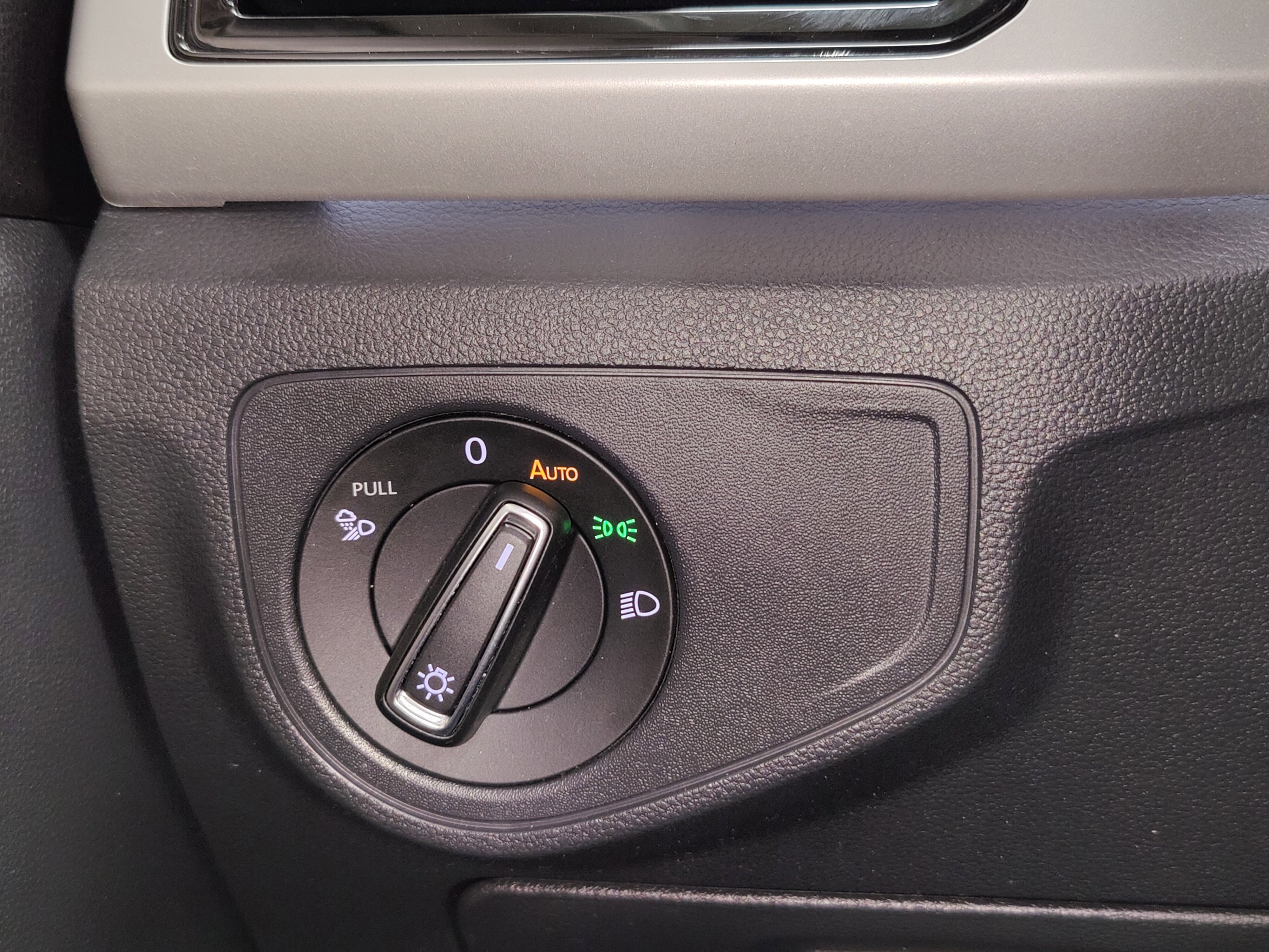 Certified 2022 Volkswagen Atlas SEL image 33