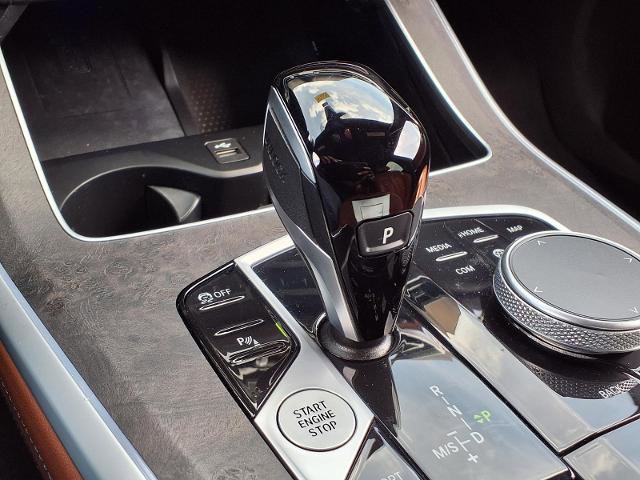 Used 2022 BMW X5 sDrive40i w/ M Sport Package image 14