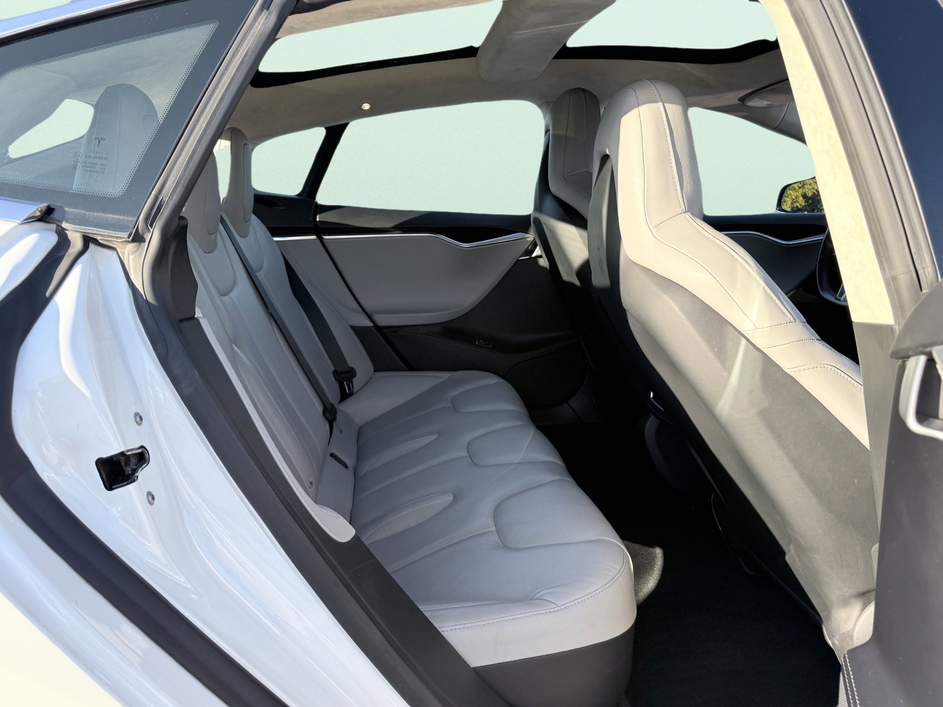 Used 2016 Tesla Model S 60 image 23