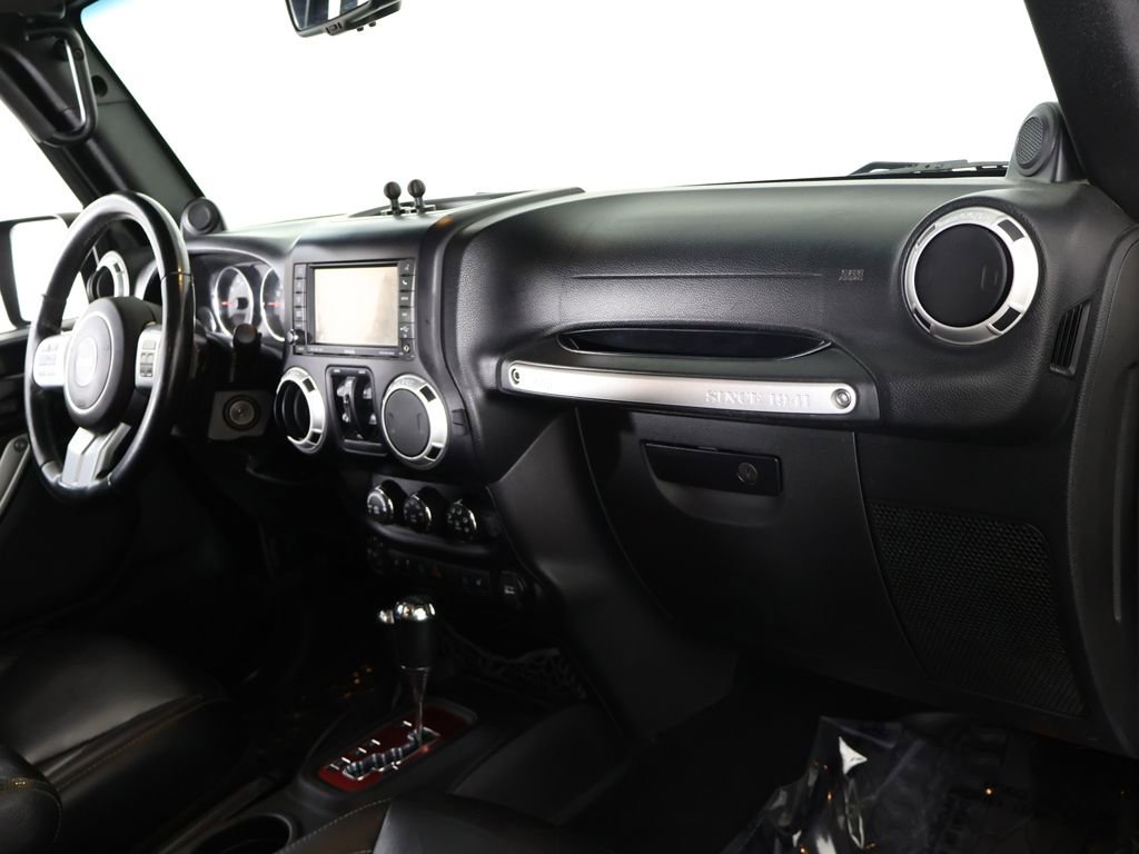Used 2014 Jeep Wrangler Unlimited Rubicon AWD/4WD image 24