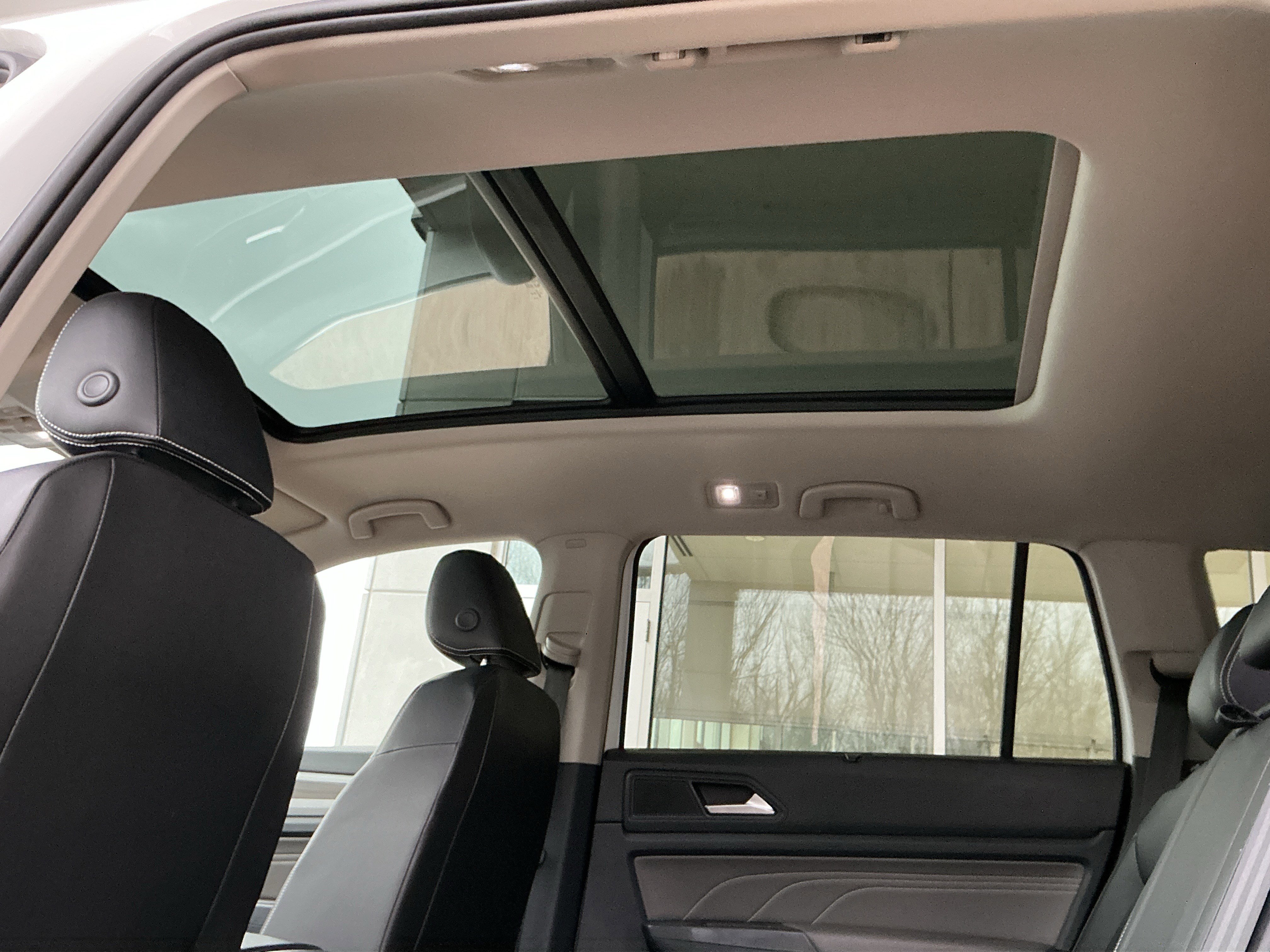 Used 2021 Volkswagen Atlas SEL image 31