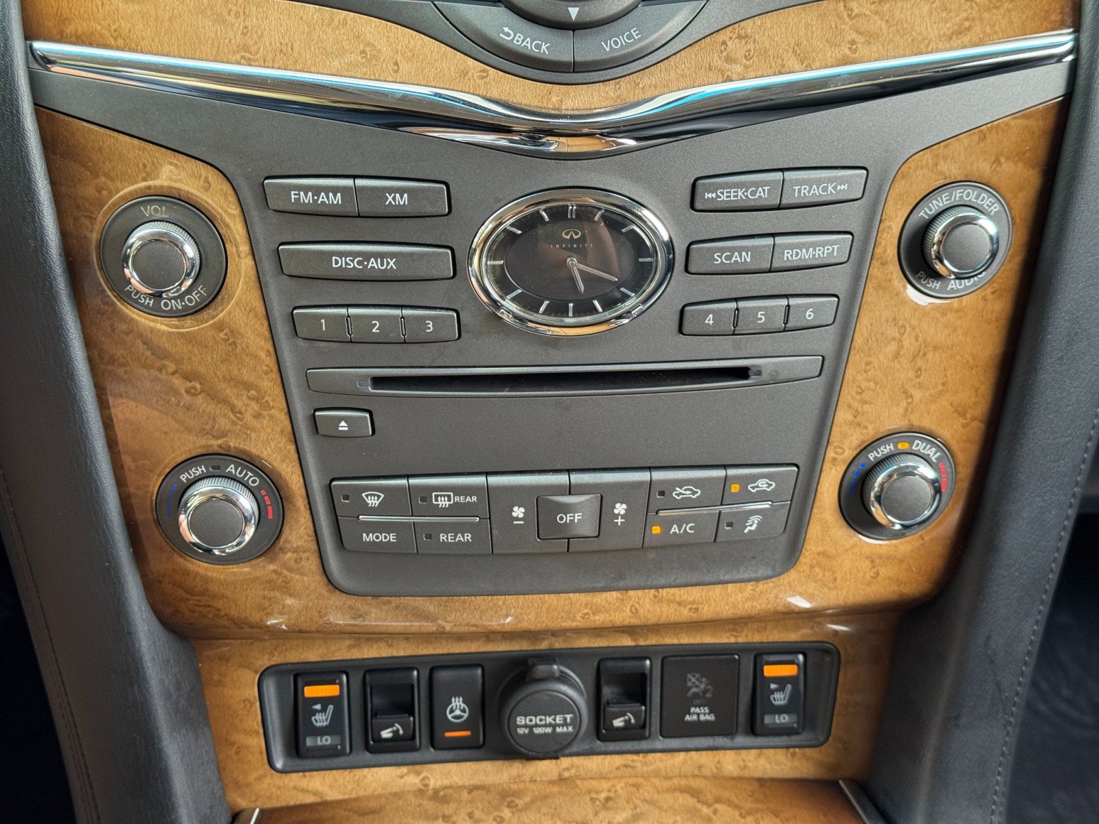 Used 2014 INFINITI QX80 4WD w/ Theater Package image 29